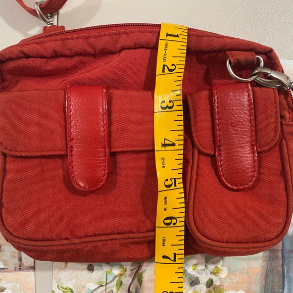 Red nylon Baggalini crossbody bag - Picture 9 of 10